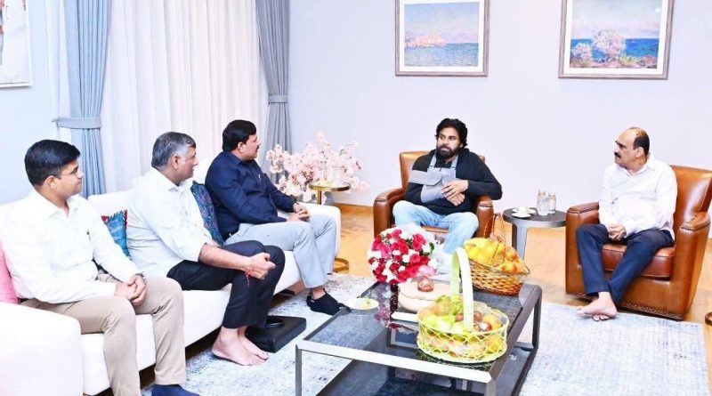 పవన్ తో బాలినేని భేటీ