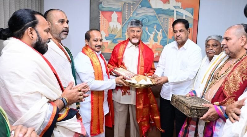 బ్రహ్మోత్సవాలకు చంద్రబాబుకు ఆహ్వానం
